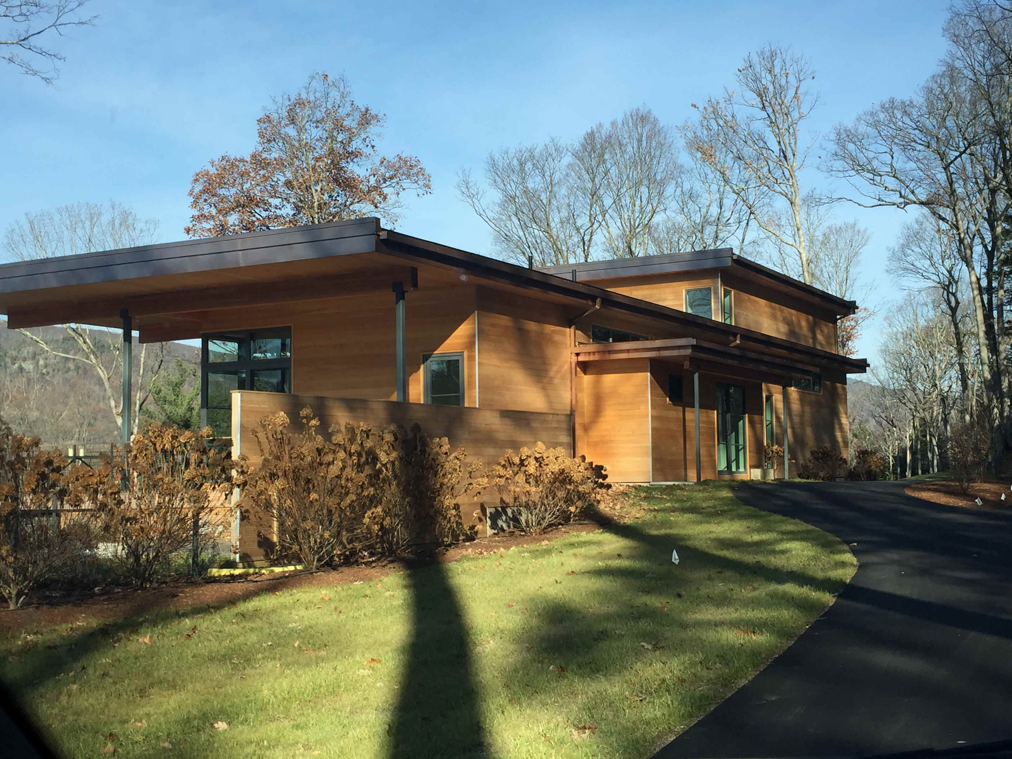 Building photograph for 31 HEMLOCK LANE